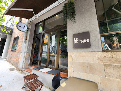Le Monde Cafe