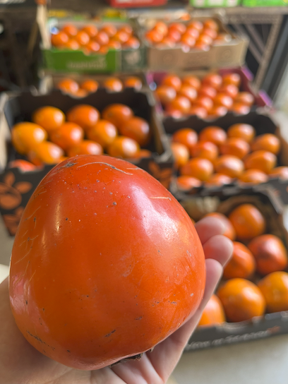 Aviani Persimmon Farm