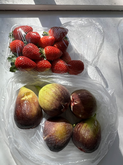 Fruit for sale (very tasty strawberry)